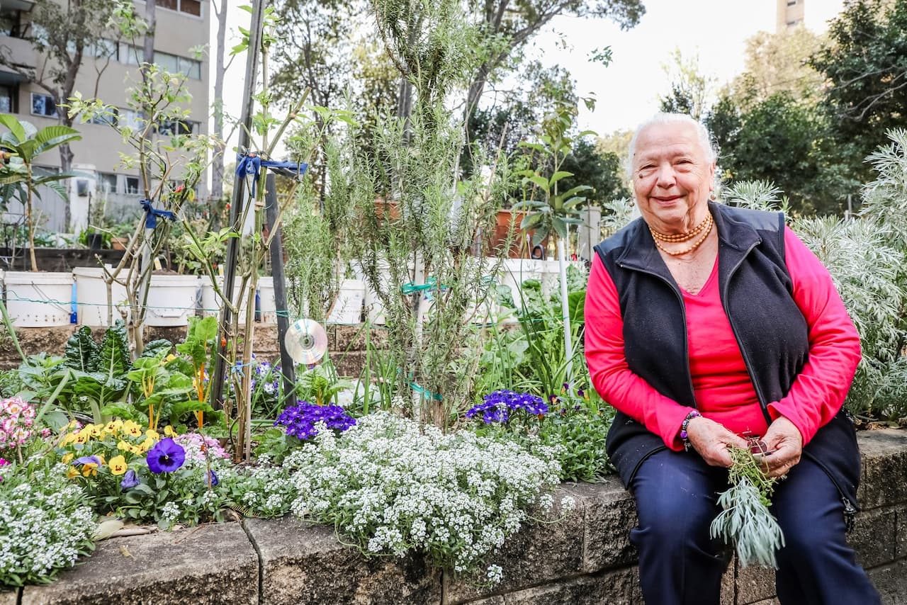 LAHC-tenant_Community-Garden